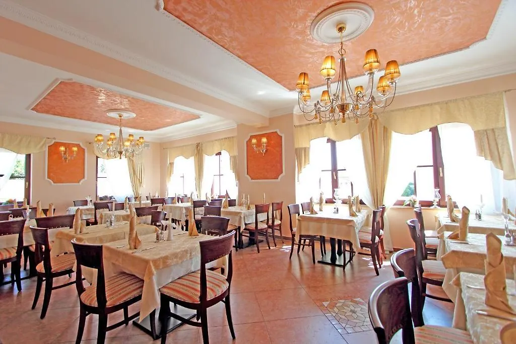 Hotel Villa Toscana Gersthofen 3*,